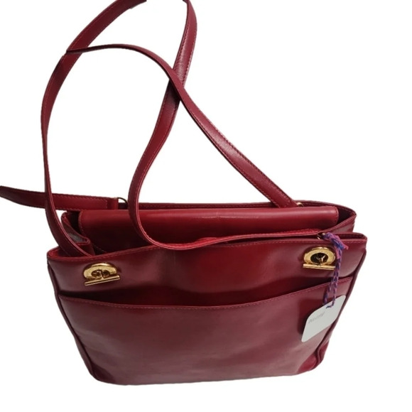 Authentic vintage red leather GUCCI shoulder bag - Picture 4 of 11